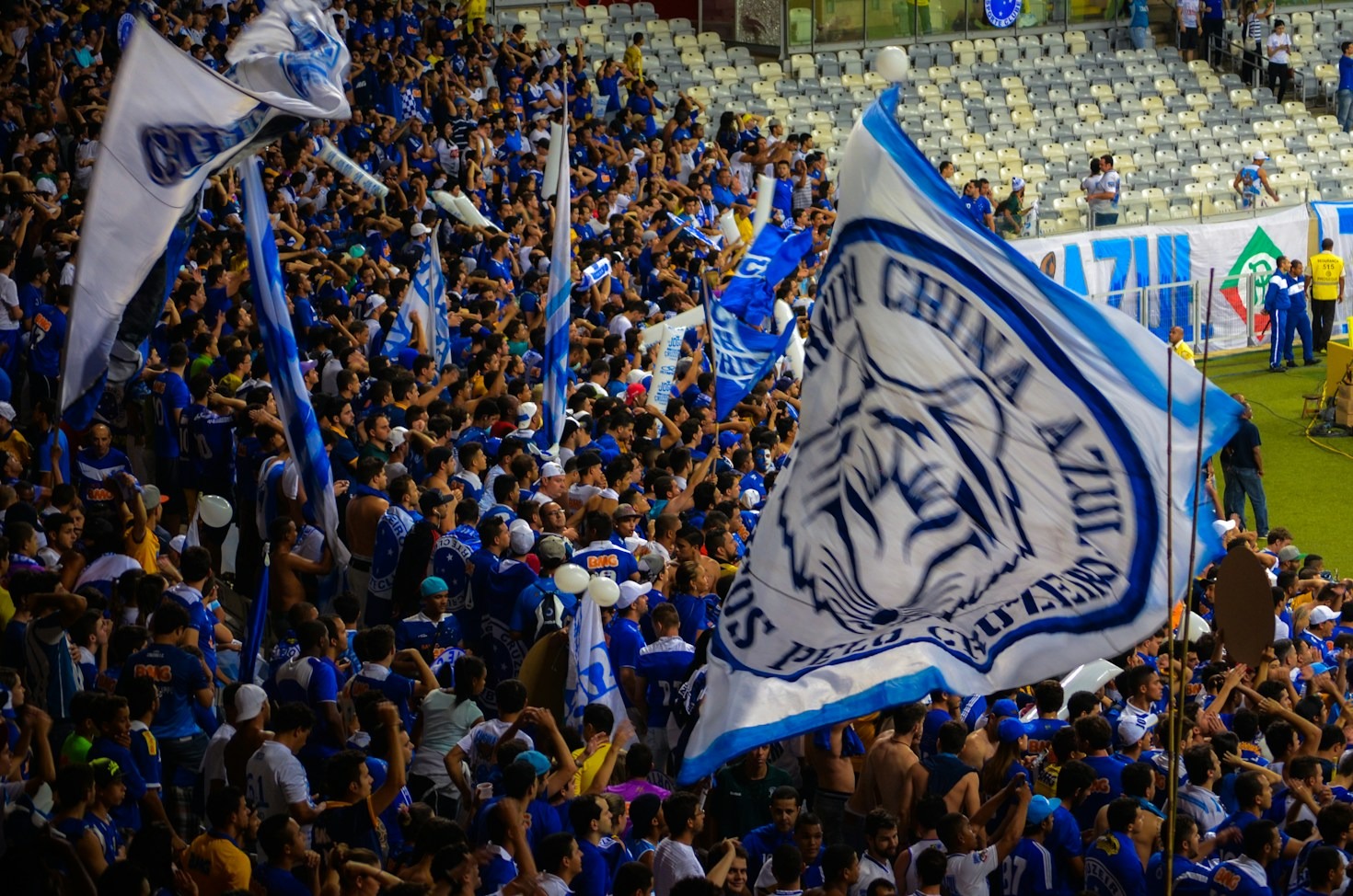 Mercado da Bola: Quem Chega e Quem Sai de São Januário